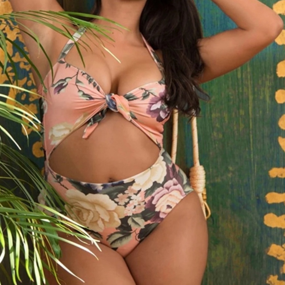 Plus Size Swimwear - Picture 2 of 7
